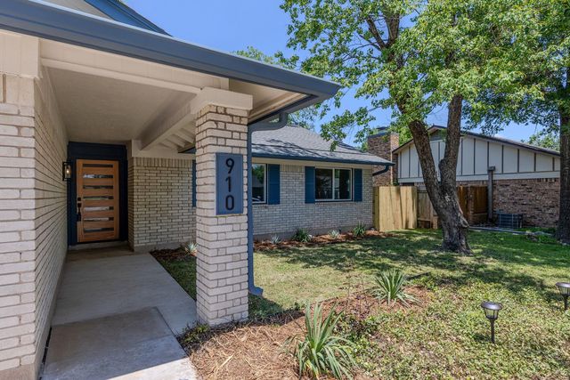 910 Cripple Creek DR, Austin, TX 78758