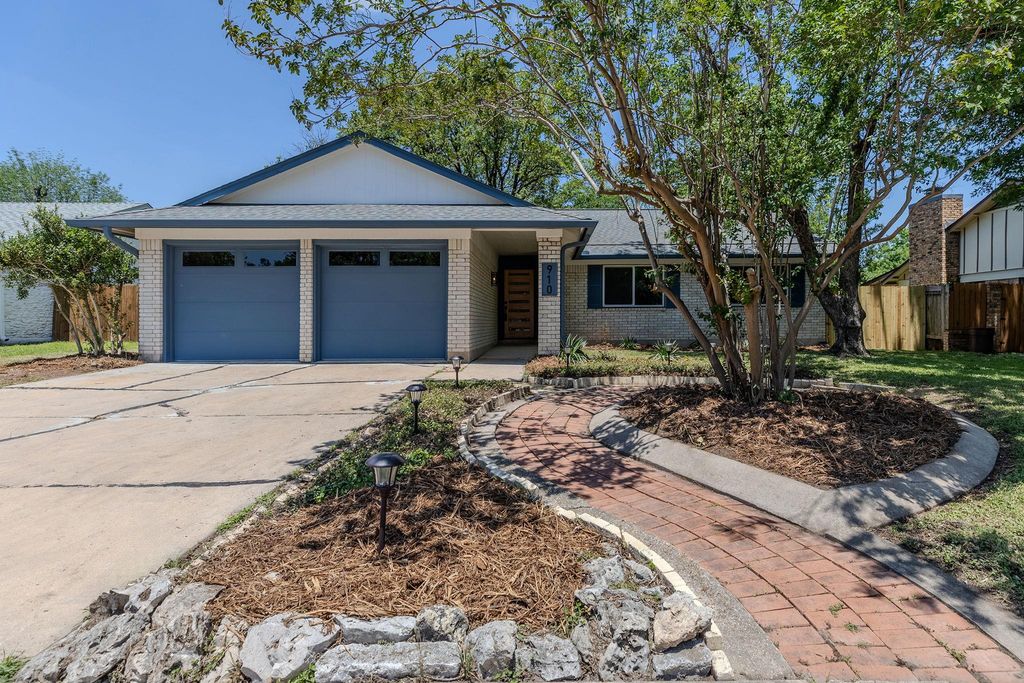 910 Cripple Creek DR, Austin, TX 78758