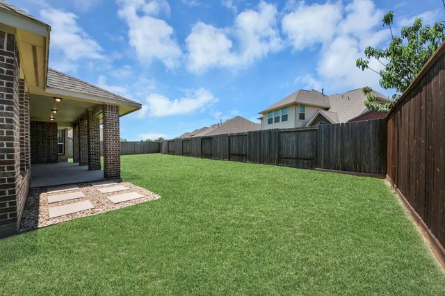 12119 Sandstone Circle, Mont Belvieu, TX 77535
