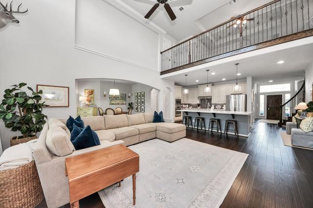 12119 Sandstone Circle, Mont Belvieu, TX 77535