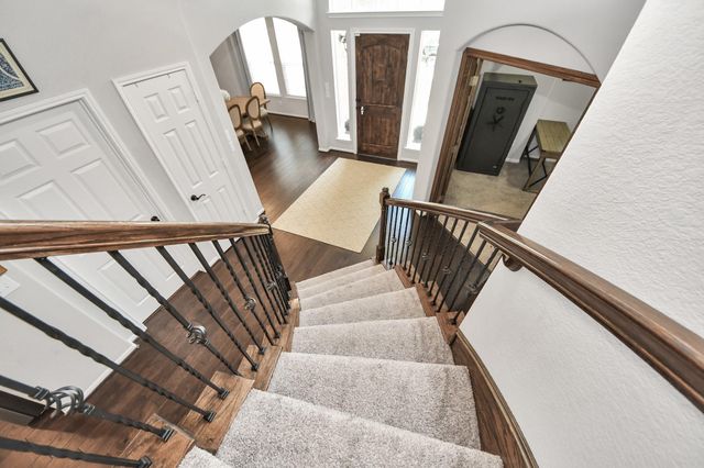 12119 Sandstone Circle, Mont Belvieu, TX 77535