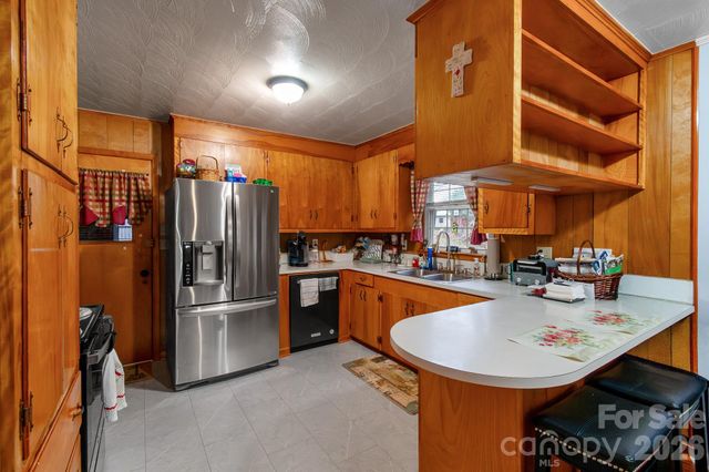 1616 Lithia Springs Road, Shelby, NC 28150