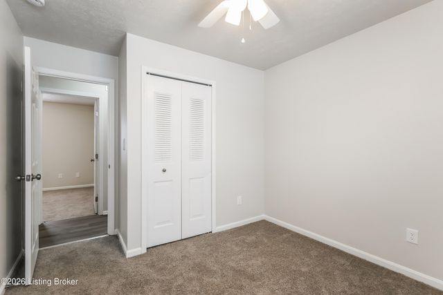 8509 Gainsborough Dr, Louisville, KY 40291