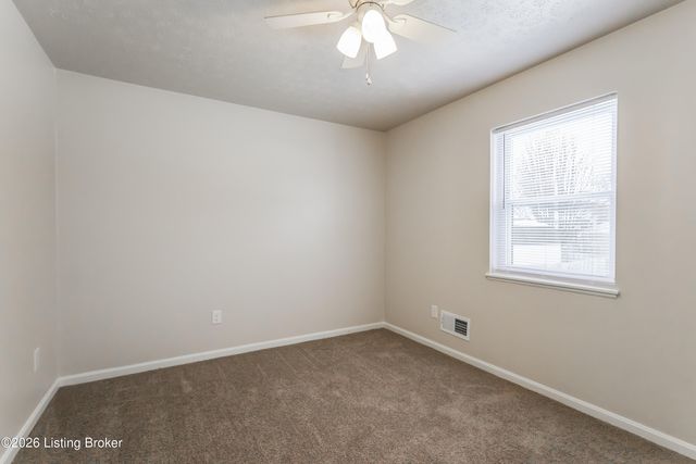 8509 Gainsborough Dr, Louisville, KY 40291