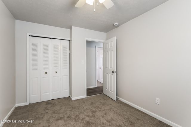 8509 Gainsborough Dr, Louisville, KY 40291