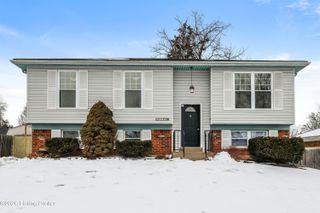 8509 Gainsborough Dr, Louisville, KY 40291