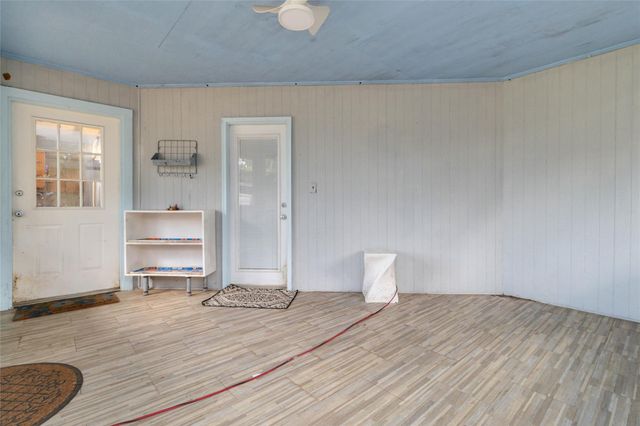 180 Ironstone RD, Smithville, TX 78957