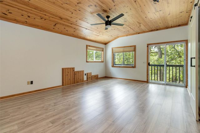 180 Ironstone RD, Smithville, TX 78957