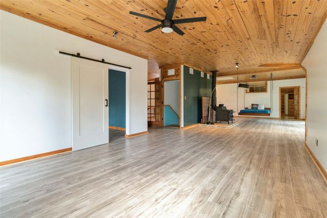 180 Ironstone RD, Smithville, TX 78957