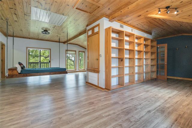 180 Ironstone RD, Smithville, TX 78957