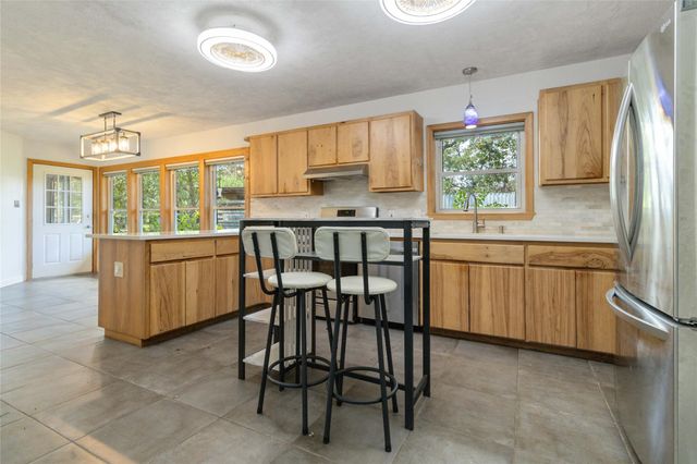 180 Ironstone RD, Smithville, TX 78957