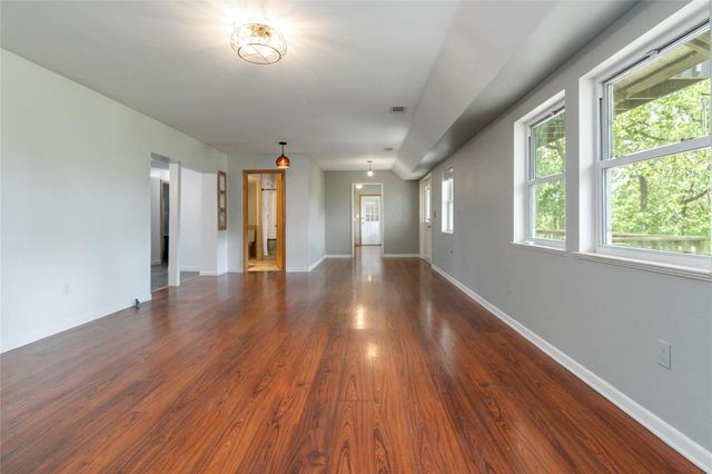 180 Ironstone RD, Smithville, TX 78957