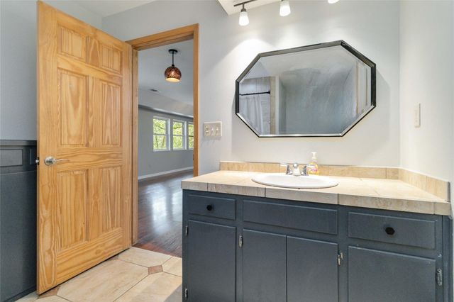 180 Ironstone RD, Smithville, TX 78957