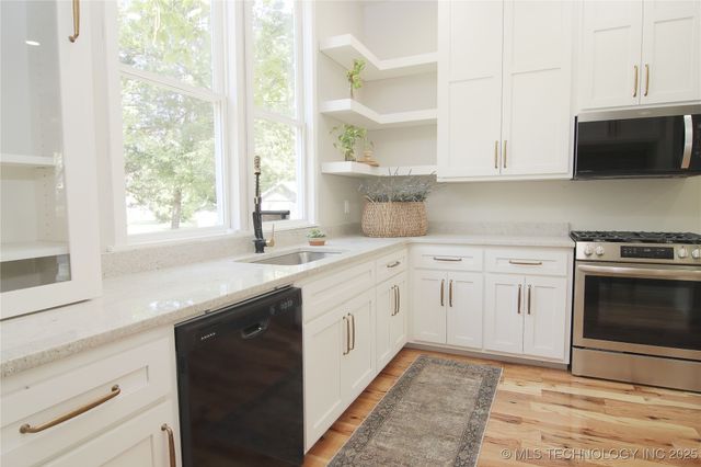 611 N State Street, Wagoner, OK 74467