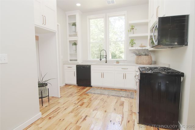 611 N State Street, Wagoner, OK 74467