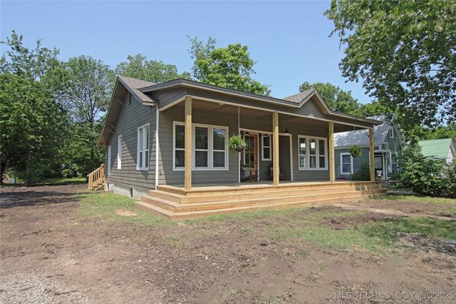 611 N State Street, Wagoner, OK 74467