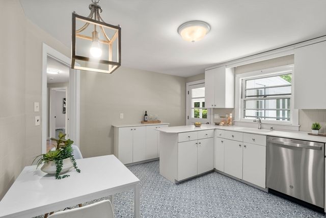 10 Roberta Road, Sharon, MA 02067