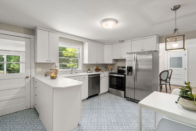 10 Roberta Road, Sharon, MA 02067
