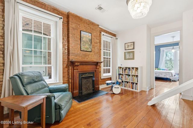 806 E Washington St, Louisville, KY 40206