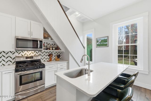 806 E Washington St, Louisville, KY 40206