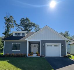 7 Josiah Path Path, Falmouth, MA 02540
