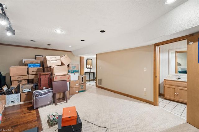 9533 White Tail Trail, Kernersville, NC 27284
