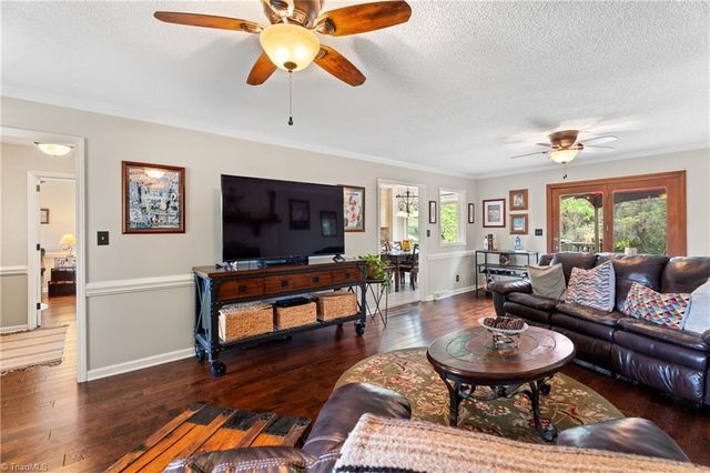 9533 White Tail Trail, Kernersville, NC 27284