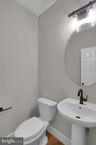 121 DESPINA DR, Mechanicsburg, PA 17055