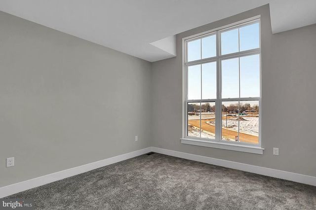 121 DESPINA DR, Mechanicsburg, PA 17055