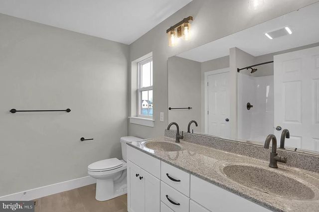 121 DESPINA DR, Mechanicsburg, PA 17055