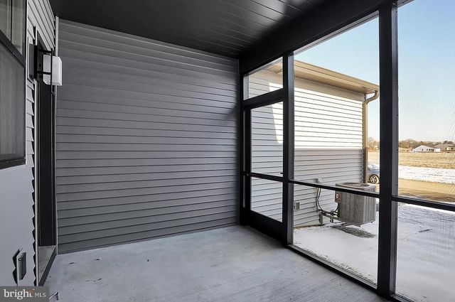 121 DESPINA DR, Mechanicsburg, PA 17055