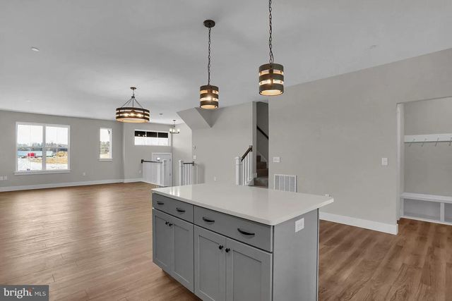 121 DESPINA DR, Mechanicsburg, PA 17055