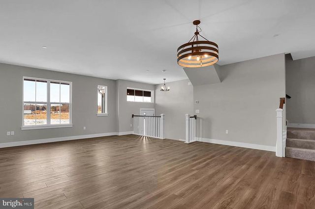 121 DESPINA DR, Mechanicsburg, PA 17055