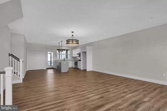 121 DESPINA DR, Mechanicsburg, PA 17055