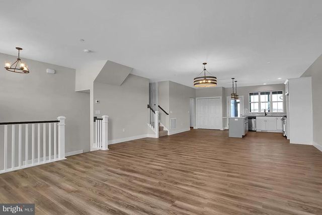 121 DESPINA DR, Mechanicsburg, PA 17055