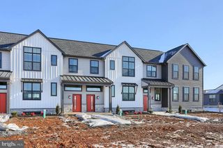 121 DESPINA DR, Mechanicsburg, PA 17055