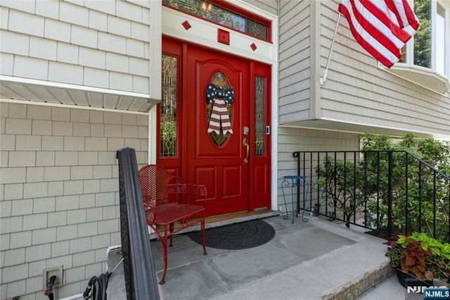 15 Kuiken Court, Wayne, NJ 07470