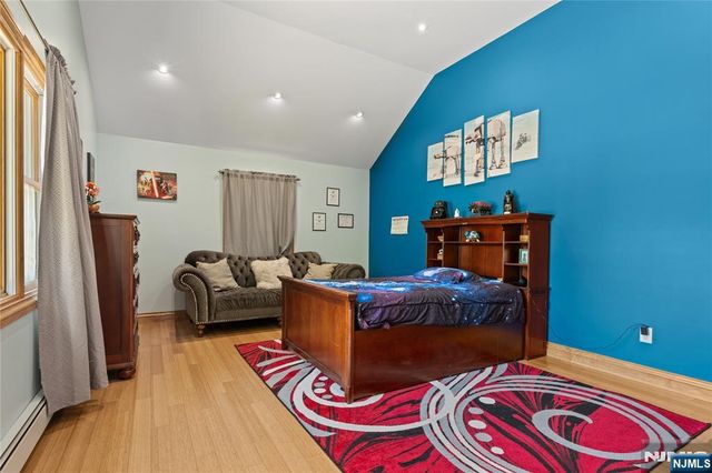 15 Kuiken Court, Wayne, NJ 07470