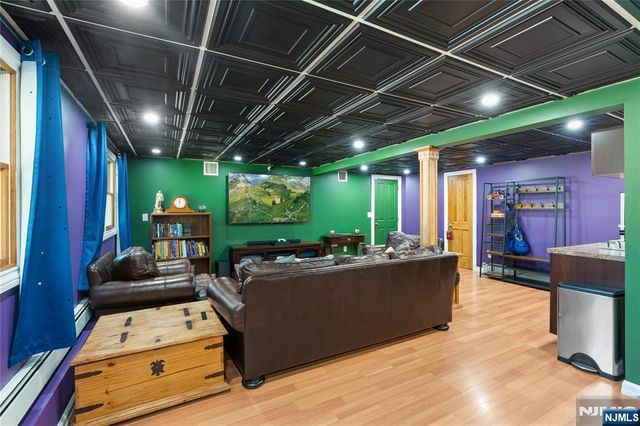 15 Kuiken Court, Wayne, NJ 07470