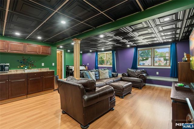 15 Kuiken Court, Wayne, NJ 07470