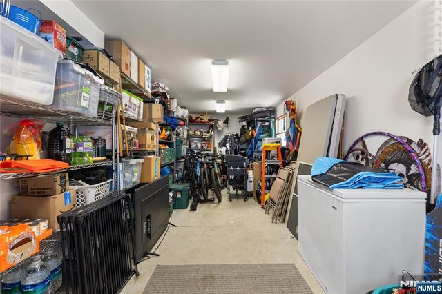 15 Kuiken Court, Wayne, NJ 07470