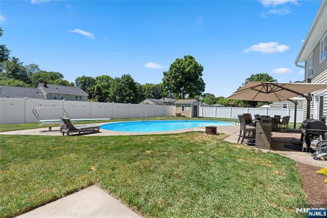 15 Kuiken Court, Wayne, NJ 07470