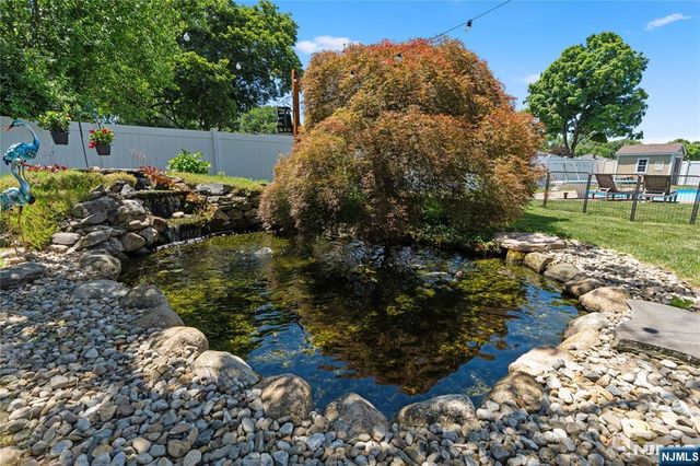 15 Kuiken Court, Wayne, NJ 07470