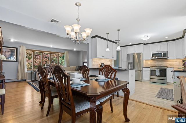 15 Kuiken Court, Wayne, NJ 07470