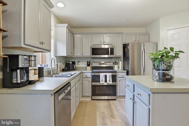 109 BANYAN CIRCLE DR, Lancaster, PA 17603