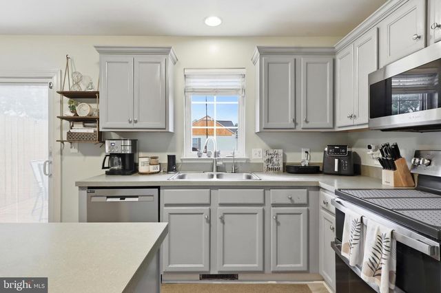 109 BANYAN CIRCLE DR, Lancaster, PA 17603