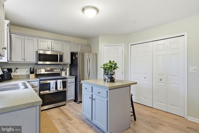 109 BANYAN CIRCLE DR, Lancaster, PA 17603