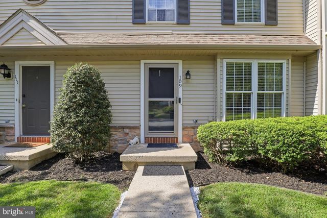 109 BANYAN CIRCLE DR, Lancaster, PA 17603