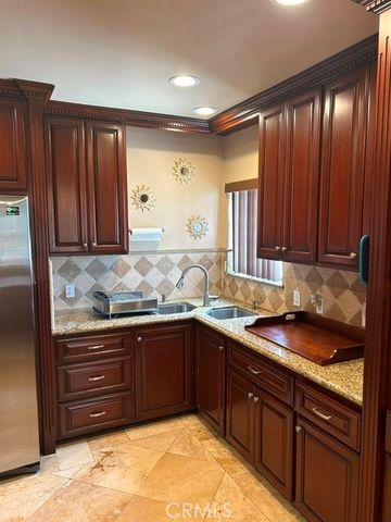 1301 S Castlegate, Compton, CA 90221