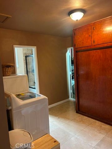 1301 S Castlegate, Compton, CA 90221